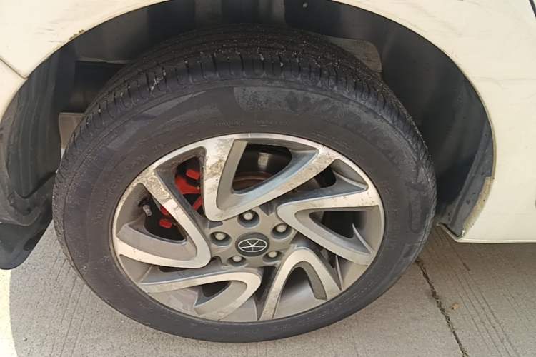 Used JAC Group Refine S2 2015 1.5L CVT Luxury Edition Right Rear Wheel Hub