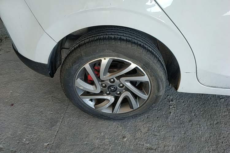 Used JAC Group Refine S2 2015 1.5L CVT Luxury Smart Version Right Rear Wheel Hub