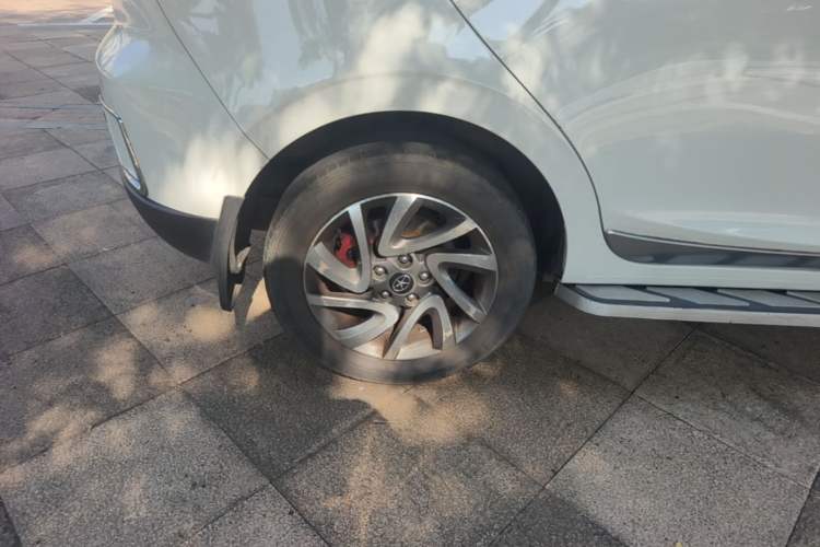 Used JAC Group Refine S2 2015 1.5L Manual Luxury Model Right Rear Wheel Hub