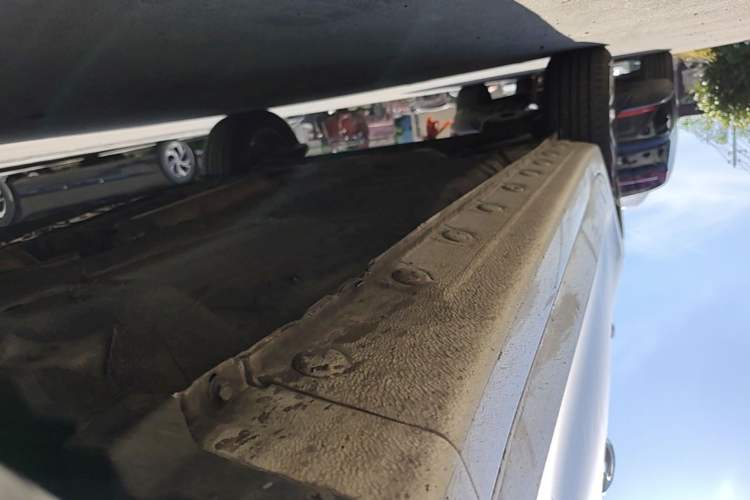 Used JAC Group Refine S2 2015 1.5L Manual Luxury Model Right Side Sill