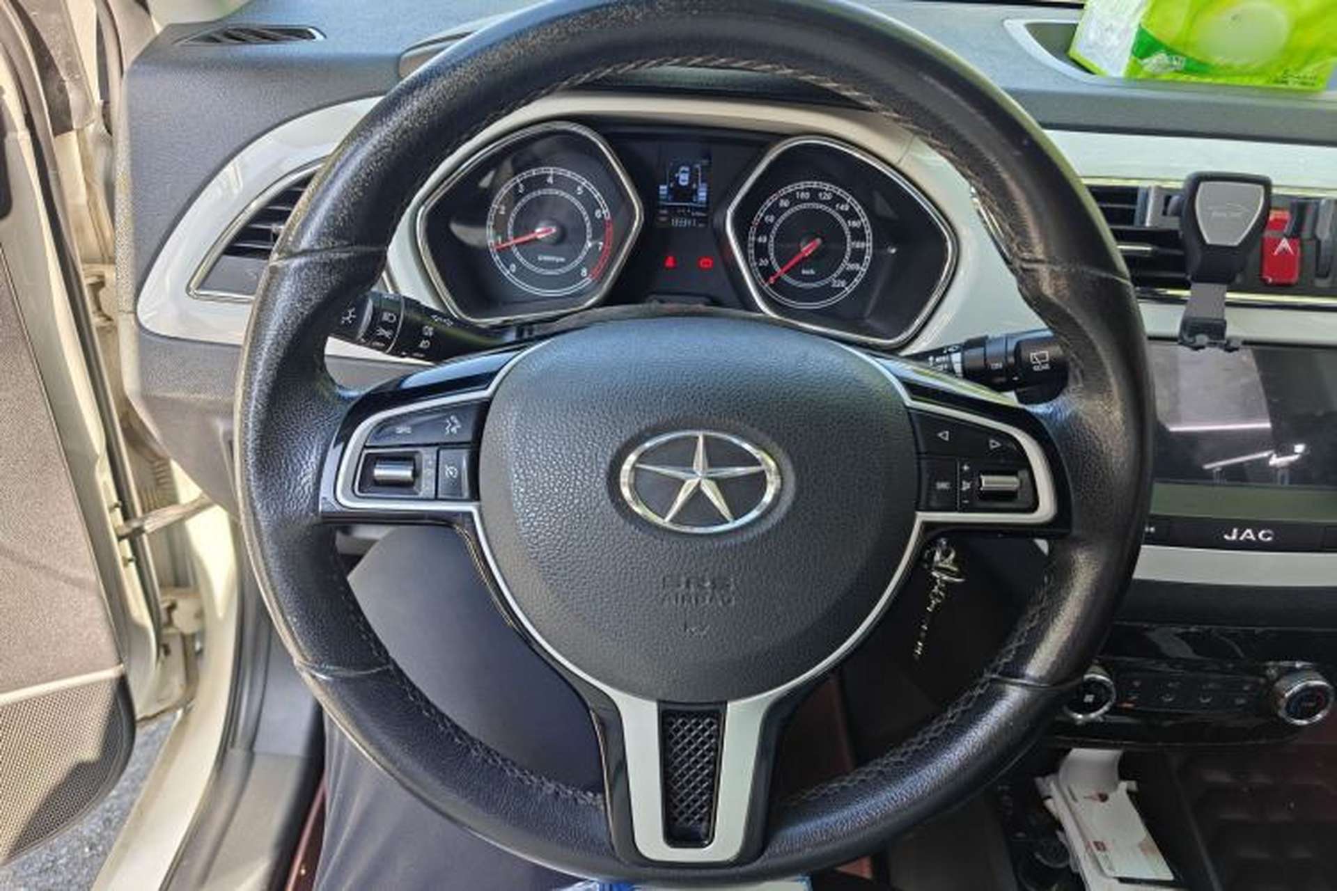 Used JAC Group Refine S2 2015 1.5L Manual Luxury Smart Model Steering Wheel