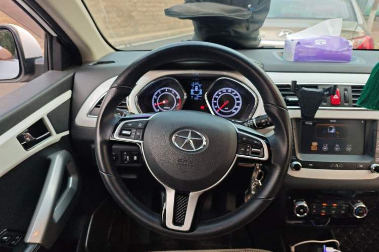 Used JAC Group Refine S2 2015 1.5L Manual Luxury Smart Model Steering Wheel
