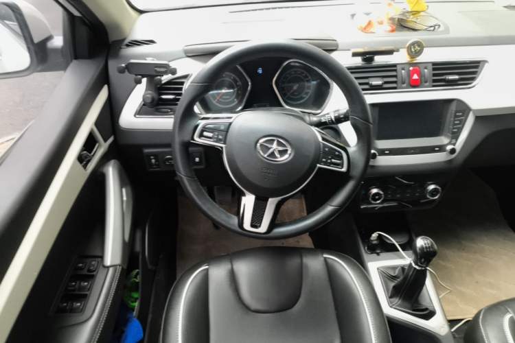 Used JAC Group Refine S2 2015 1.5L Manual Luxury Smart Model Steering Wheel