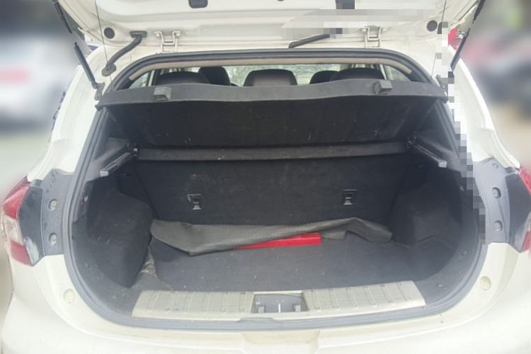 Used JAC Group Refine S2 2015 1.5L CVT Luxury Smart Version Trunk