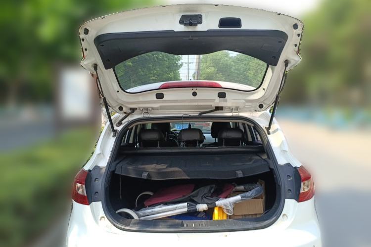 Used JAC Group Refine S2 2015 1.5L CVT Luxury Smart Version Trunk