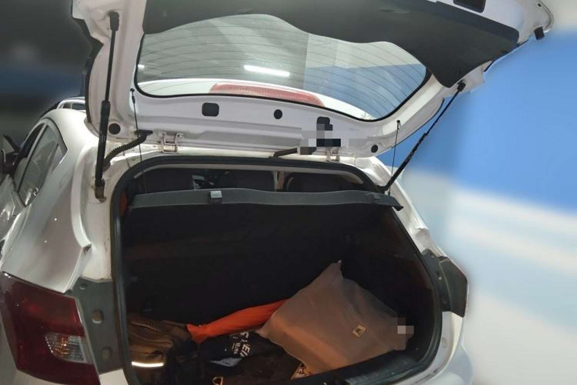 Used JAC Group Refine S2 2015 1.5L CVT Luxury Smart Version Trunk