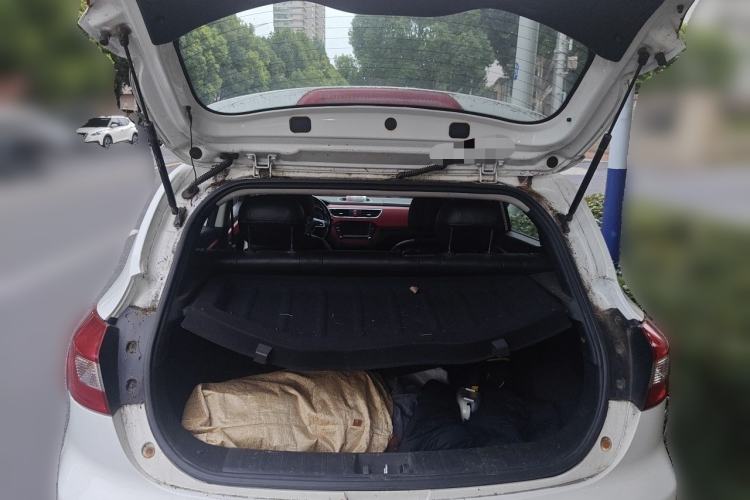 Used JAC Group Refine S2 2015 1.5L CVT Luxury Smart Version Trunk