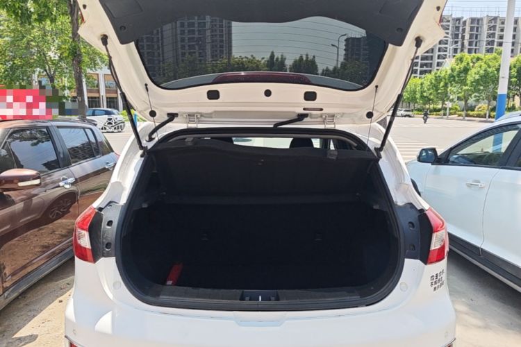 Used JAC Group Refine S2 2015 1.5L CVT Luxury Smart Version Trunk