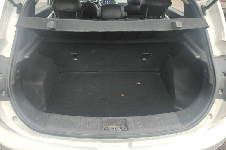 Used JAC Group Refine S2 2015 1.5L CVT Luxury Smart Version Trunk