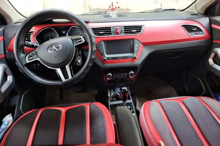 Used JAC Group Refine S2 2016 1.5L CVT Luxury Smart Version Two-Tone Edition Center Console