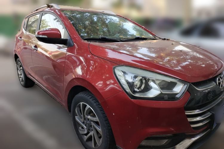 Used JAC Group Refine S2 2016 1.5L CVT Luxury Smart Version Two-Tone Edition Front Right 45 Deg