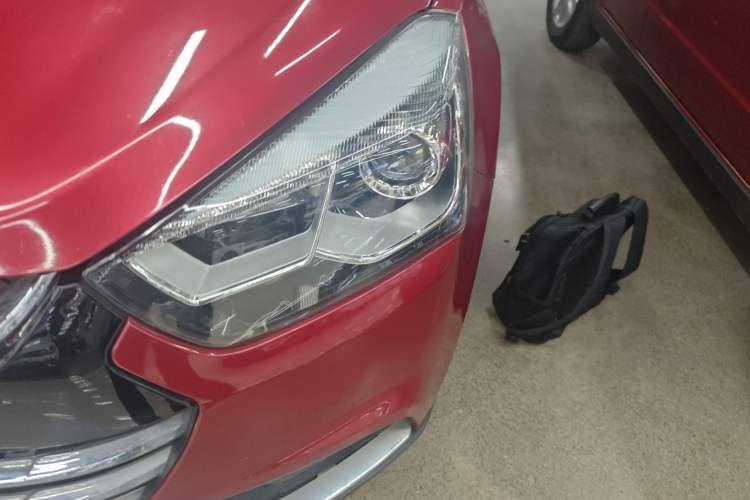 Used JAC Group Refine S2 2016 1.5L CVT Luxury Model Two-Tone Version Left Front Headlight