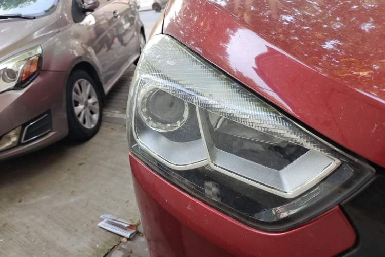 Used JAC Group Refine S2 2016 1.5L CVT Luxury Smart Version Two-Tone Edition Right Front Headlight