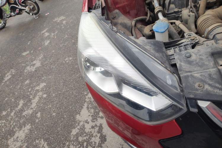 Used JAC Group Refine S2 2016 1.5L Manual Luxury Model Two-Tone Version Right Front Headlight