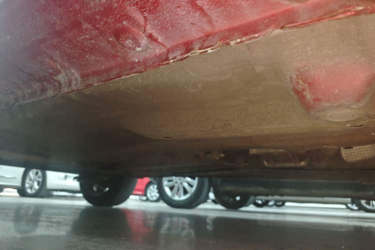 Used JAC Group Refine S2 2016 1.5L CVT Luxury Model Two-Tone Version Right Side Sill