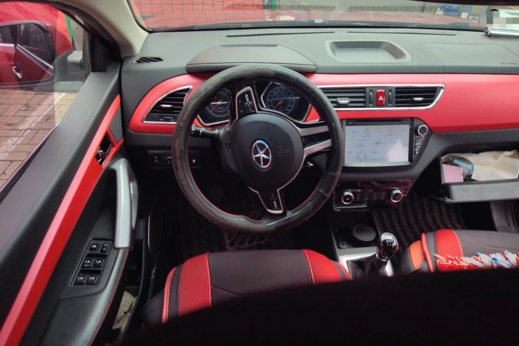 Used JAC Group Refine S2 2016 1.5L Manual Luxury Model Two-Tone Version Steering Wheel