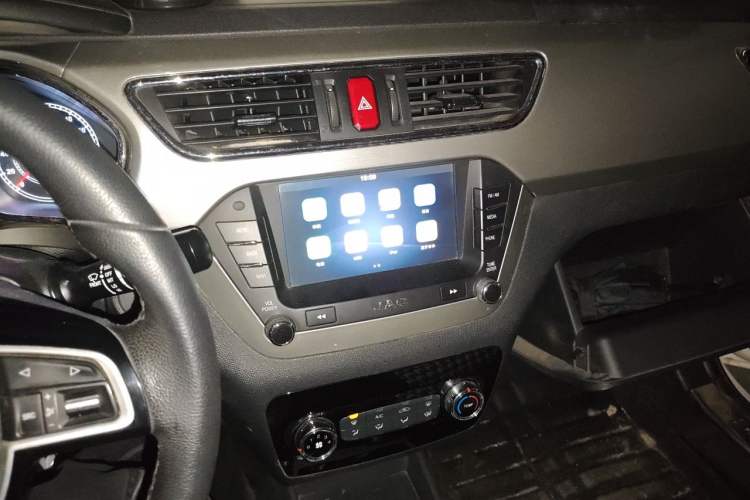 Used JAC Group Refine S2 2016 1.5L Manual Luxury Smart Version Two-Tone Edition Audio And AC Panel