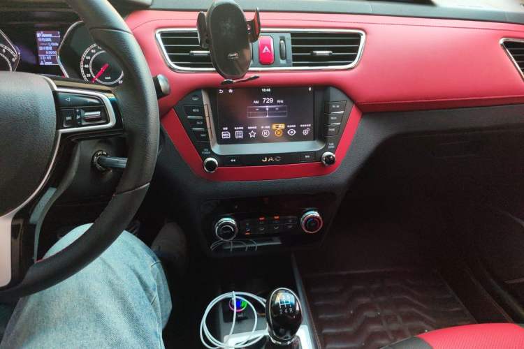 Used JAC Group Refine S2 2016 1.5L Manual Luxury Smart Version Two-Tone Edition Audio And AC Panel