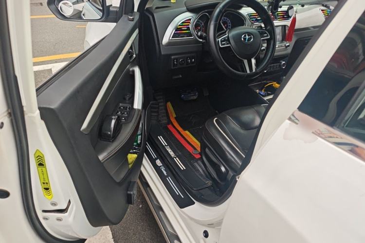 Used JAC Group Refine S2 2016 1.5L CVT Luxury Model Two-Tone Version Driver Seat
