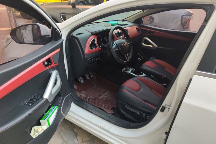 Used JAC Group Refine S2 2016 1.5L Manual Luxury Smart Version Two-Tone Edition Driver Seat