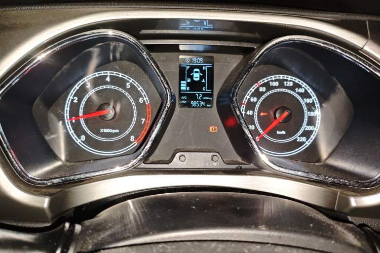 Used JAC Group Refine S2 2016 1.5L Manual Luxury Smart Version Two-Tone Edition Instrument Cluster