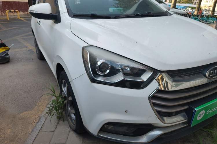 Used JAC Group Refine S2 2016 1.5L Manual Luxury Smart Version Two-Tone Edition Right Front Headlight