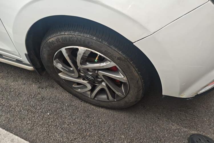 Used JAC Group Refine S2 2016 1.5L CVT Luxury Model Two-Tone Version Right Front Wheel Hub