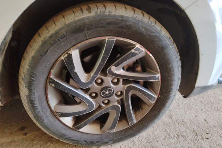 Used JAC Group Refine S2 2016 1.5L Manual Luxury Smart Version Two-Tone Edition Right Front Wheel Hub
