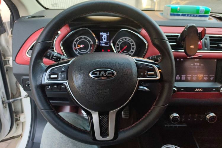 Used JAC Group Refine S2 2016 1.5L Manual Luxury Smart Version Two-Tone Edition Steering Wheel