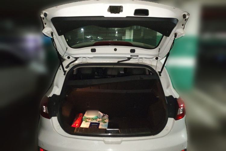 Used JAC Group Refine S2 2016 1.5L Manual Luxury Smart Version Two-Tone Edition Trunk