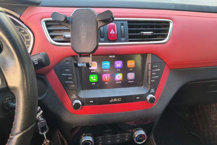 Used JAC Group Refine S2 2017 1.5L CVT Luxury Model Audio And AC Panel