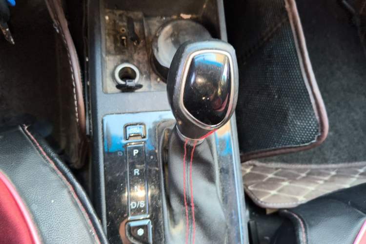 Used JAC Group Refine S2 2017 1.5L CVT Luxury Model Gear Lever