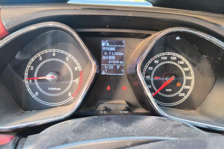 Used JAC Group Refine S2 2017 1.5L CVT Luxury Model Odometer Close Up