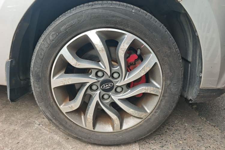 Used JAC Group Refine S2 2017 1.5L Manual Luxury Smart Model Right Front Wheel Hub