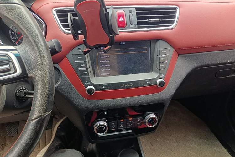 Used JAC Group Refine S2 2017 1.5L Manual Luxury Connect Edition Audio And AC Panel