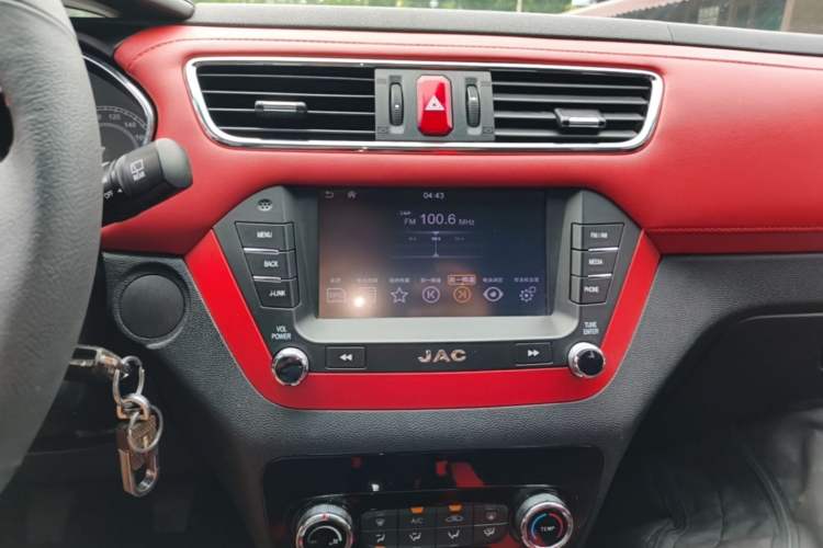 Used JAC Group Refine S2 2017 1.5L Manual Luxury Connect Edition Audio And AC Panel