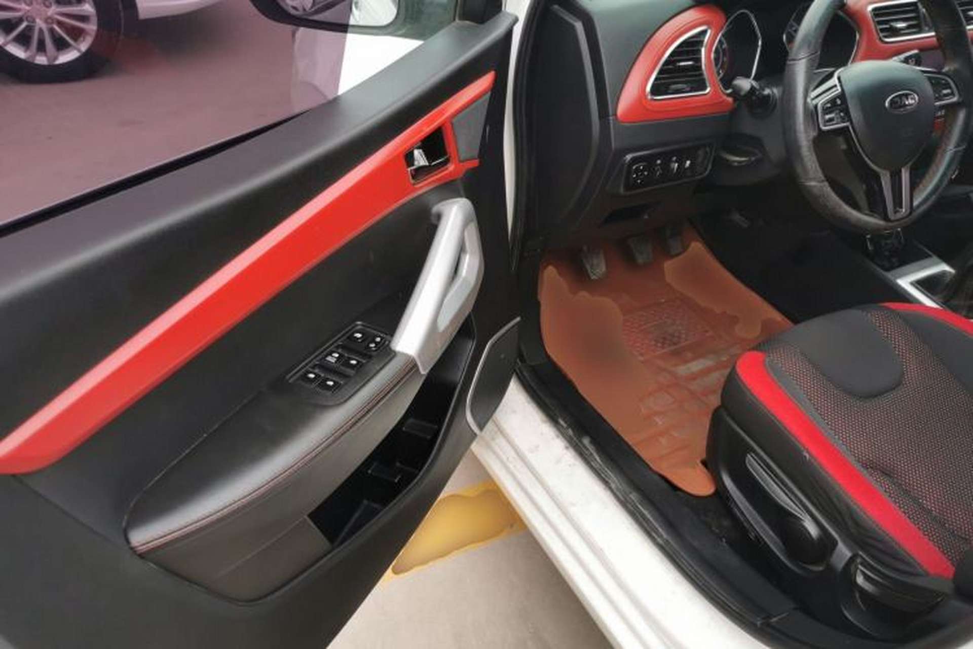 Used JAC Group Refine S2 2017 1.5L Manual Luxury Connect Edition Driver Seat
