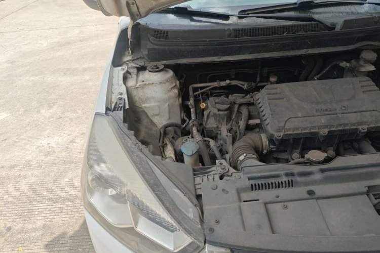 Used JAC Group Refine S2 2017 1.5L CVT Luxury Smart Model Engine Bay Right