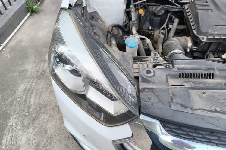 Used JAC Group Refine S2 2017 1.5L CVT Luxury Smart Model Engine Bay Right
