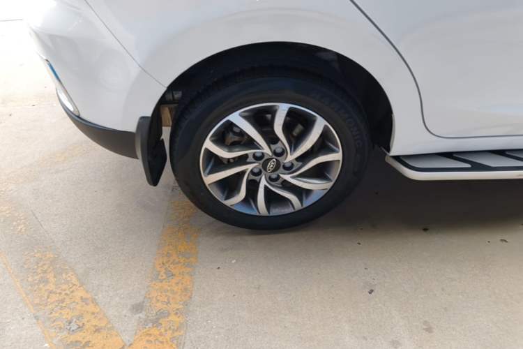 Used JAC Group Refine S2 2017 1.5L Manual Luxury Connect Edition Exterior 5
