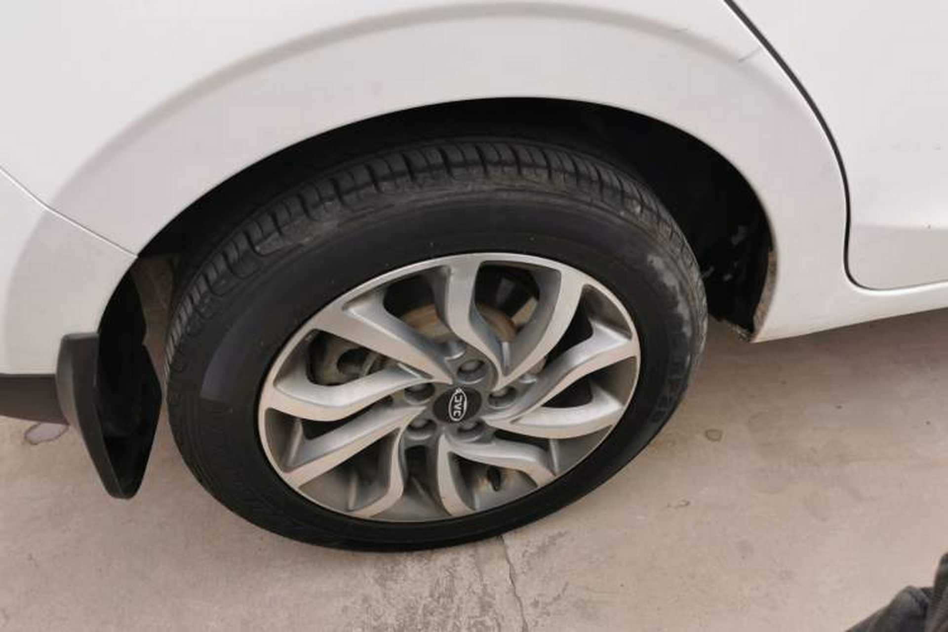 Used JAC Group Refine S2 2017 1.5L Manual Luxury Connect Edition Exterior 5