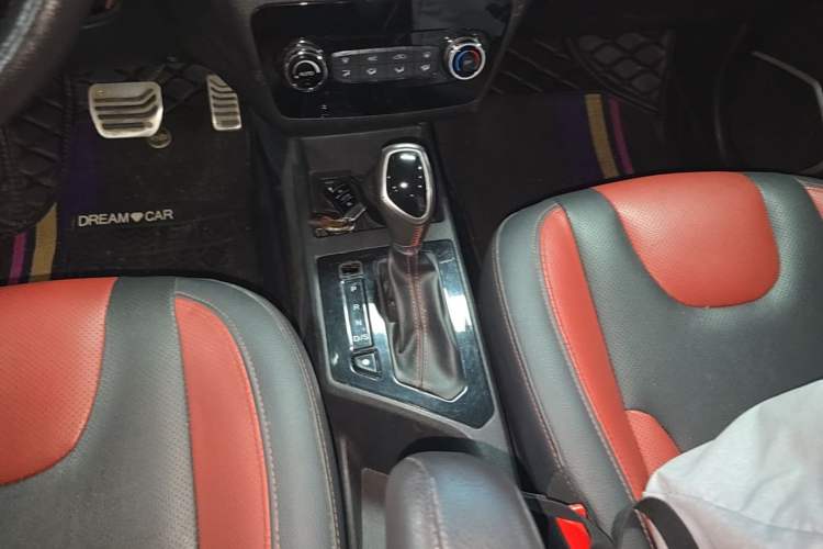 Used JAC Group Refine S2 2017 1.5L CVT Luxury Smart Model Gear Lever
