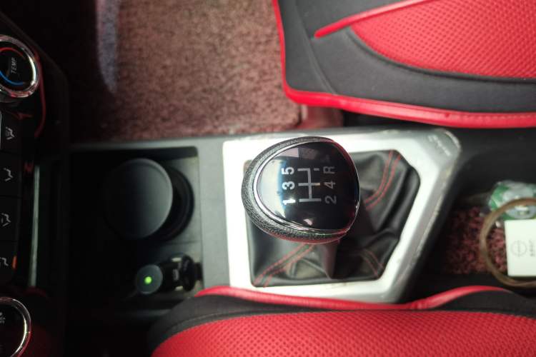 Used JAC Group Refine S2 2017 1.5L Manual Luxury Model Gear Lever