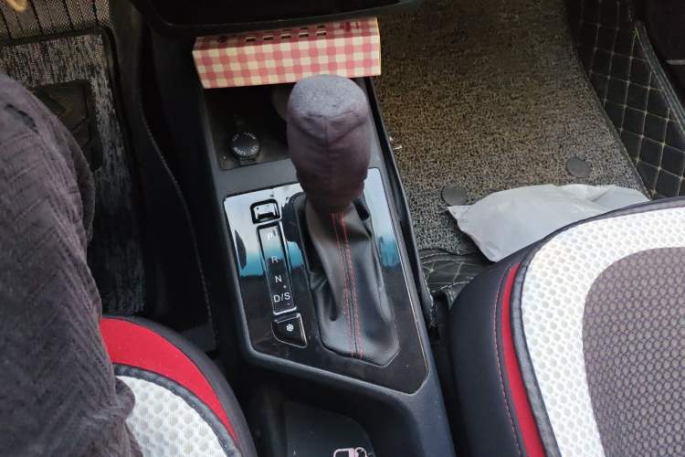 Used JAC Group Refine S2 2017 1.5L CVT Luxury Model Gear Lever