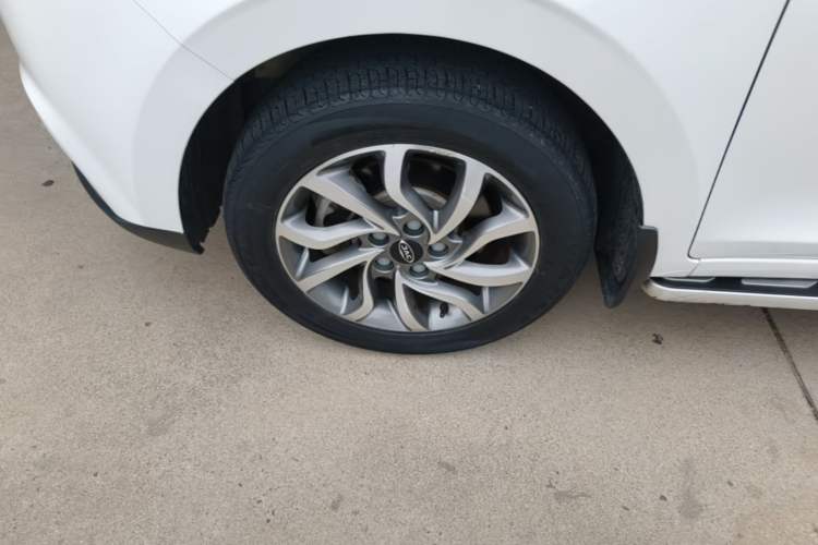 Used JAC Group Refine S2 2017 1.5L Manual Luxury Connect Edition Left Front Wheel Hub