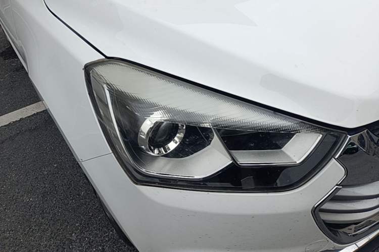 Used JAC Group Refine S2 2017 1.5L Manual Luxury Connect Edition Right Front Headlight