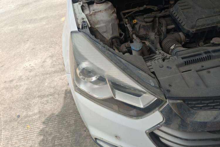 Used JAC Group Refine S2 2017 1.5L CVT Luxury Smart Model Right Front Headlight