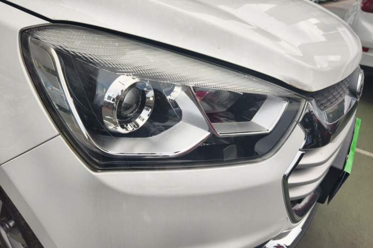 Used JAC Group Refine S2 2017 1.5L CVT Luxury Model Right Front Headlight