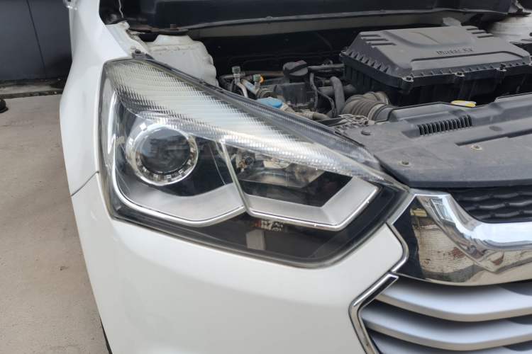 Used JAC Group Refine S2 2017 1.5L Manual Luxury Model Right Front Headlight