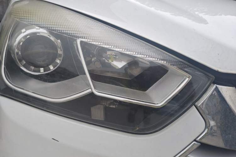 Used JAC Group Refine S2 2017 1.5L Manual Luxury Smart Model Right Front Headlight
